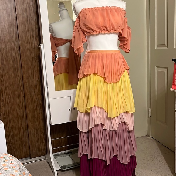 Two Piece beautiful flowy set - Picture 5 of 11